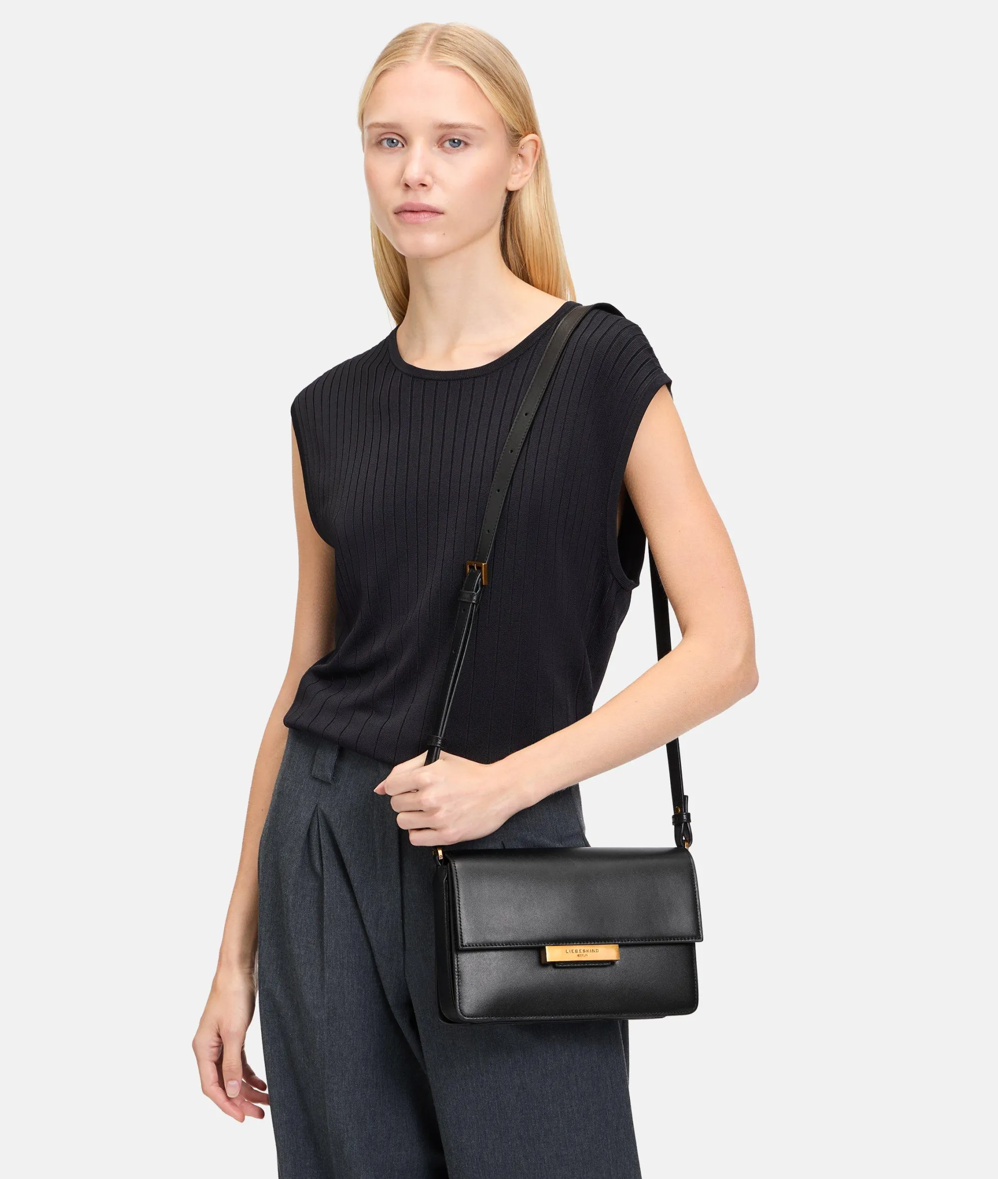 Best LIEBESKIND BERLIN Alex Crossbody M schwarz