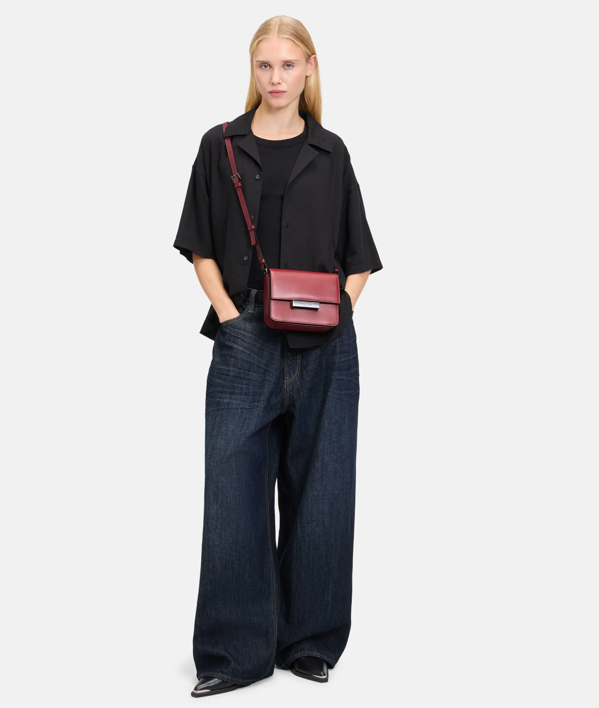 Outlet LIEBESKIND BERLIN Alex Crossbody S bordeaux