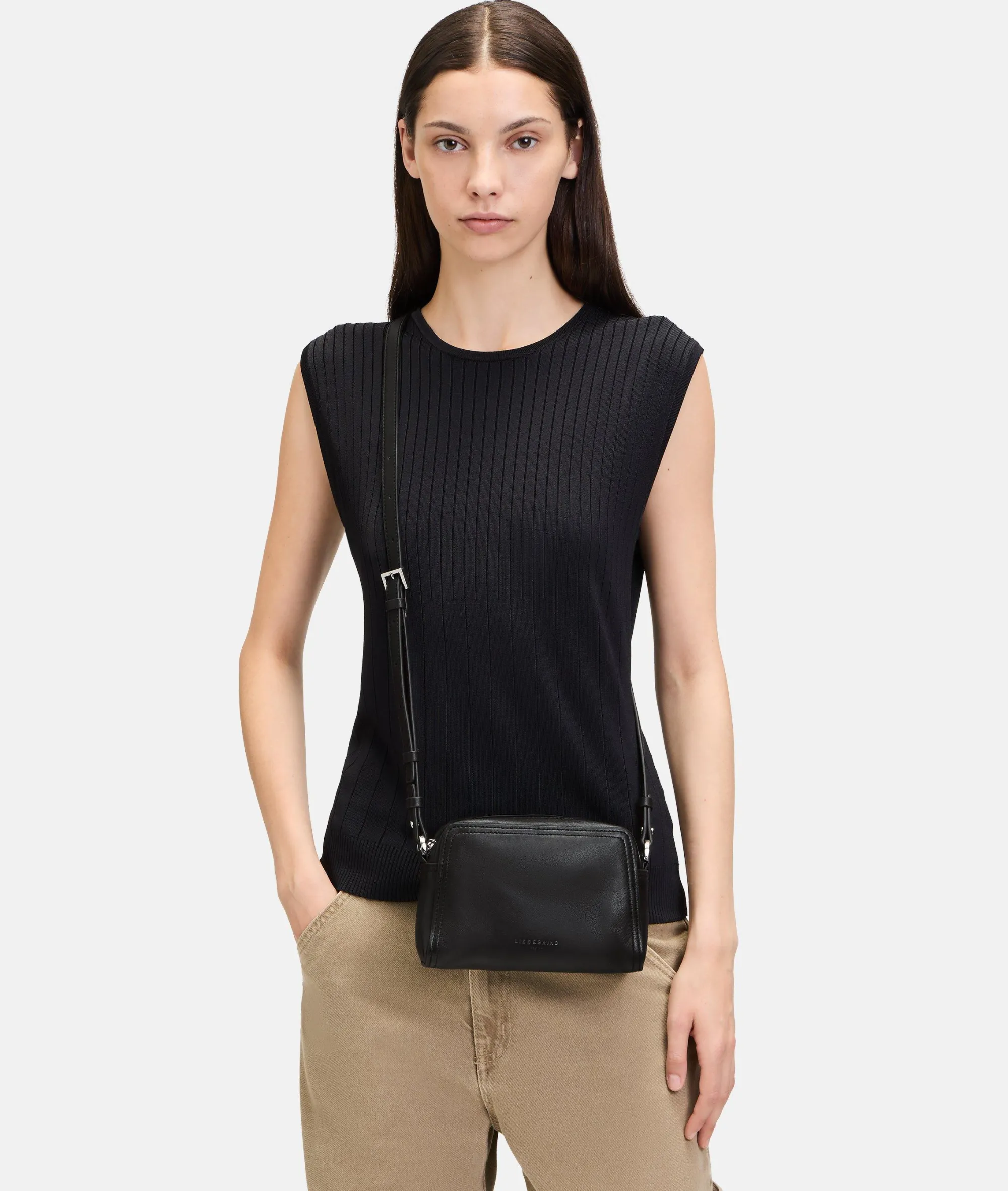 Outlet LIEBESKIND BERLIN Chudy Crossbody S schwarz