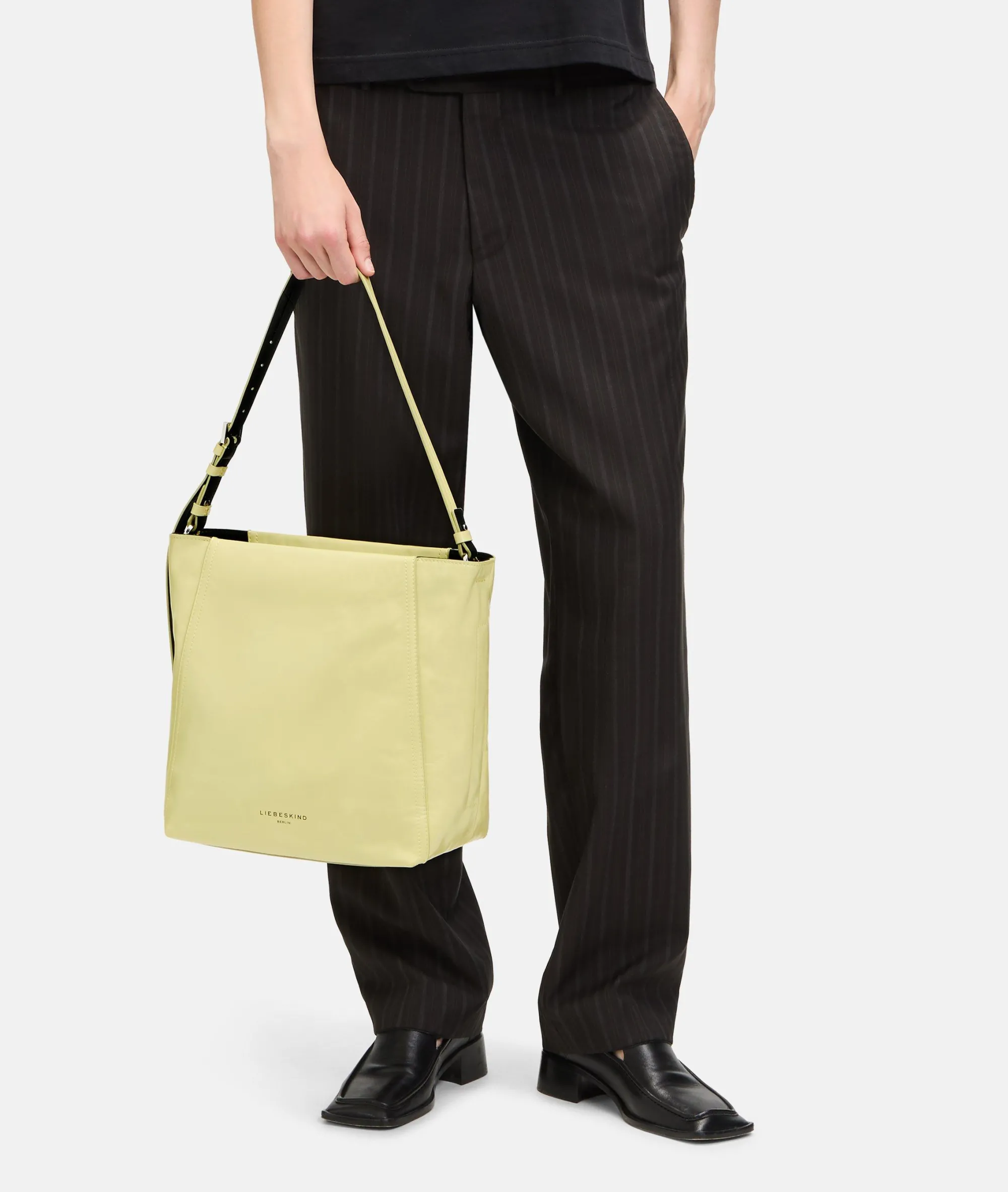 Discount LIEBESKIND BERLIN Chudy Hobo M helleszitrone
