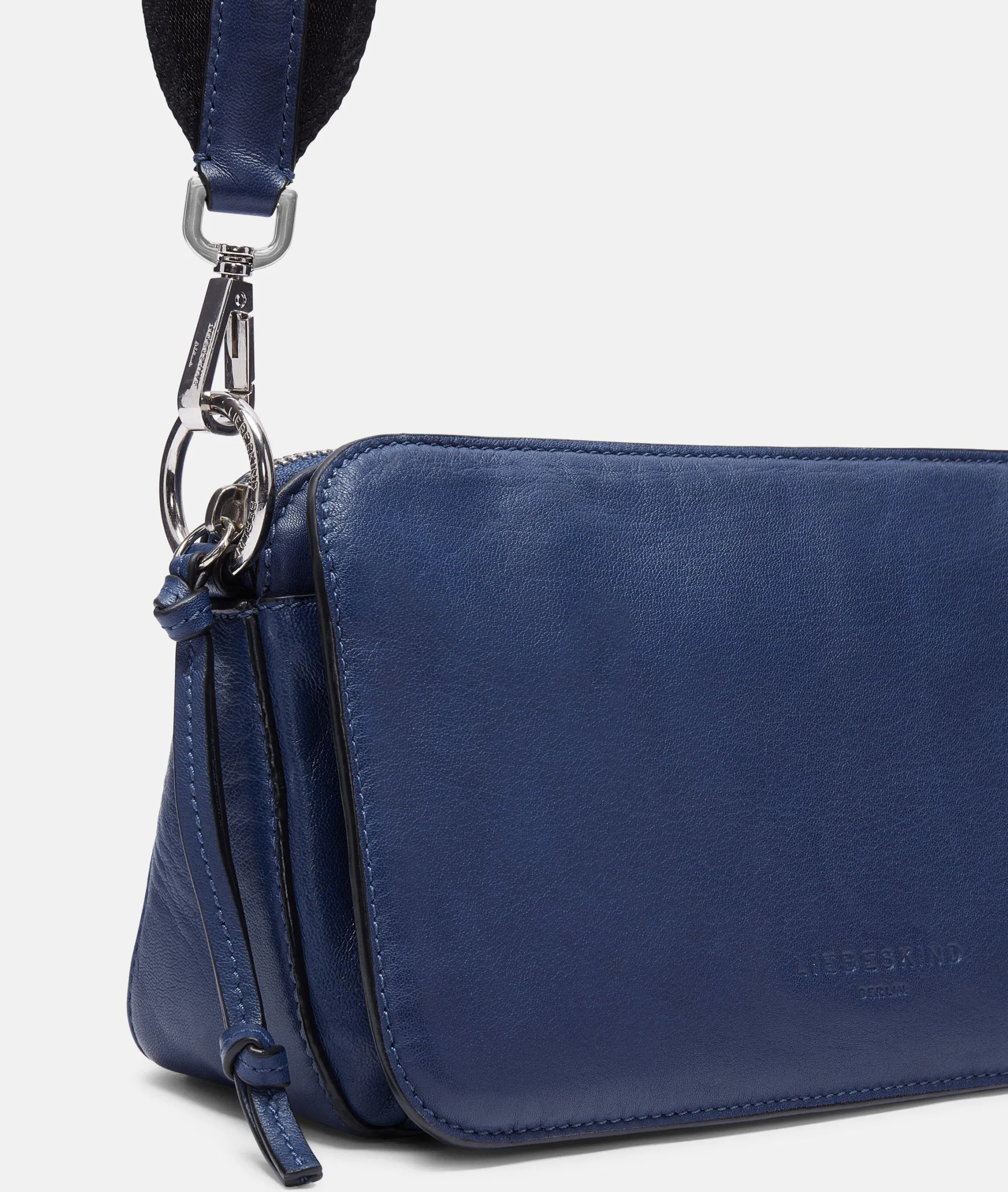 Outlet LIEBESKIND BERLIN Clarice Crossbody M royalblau