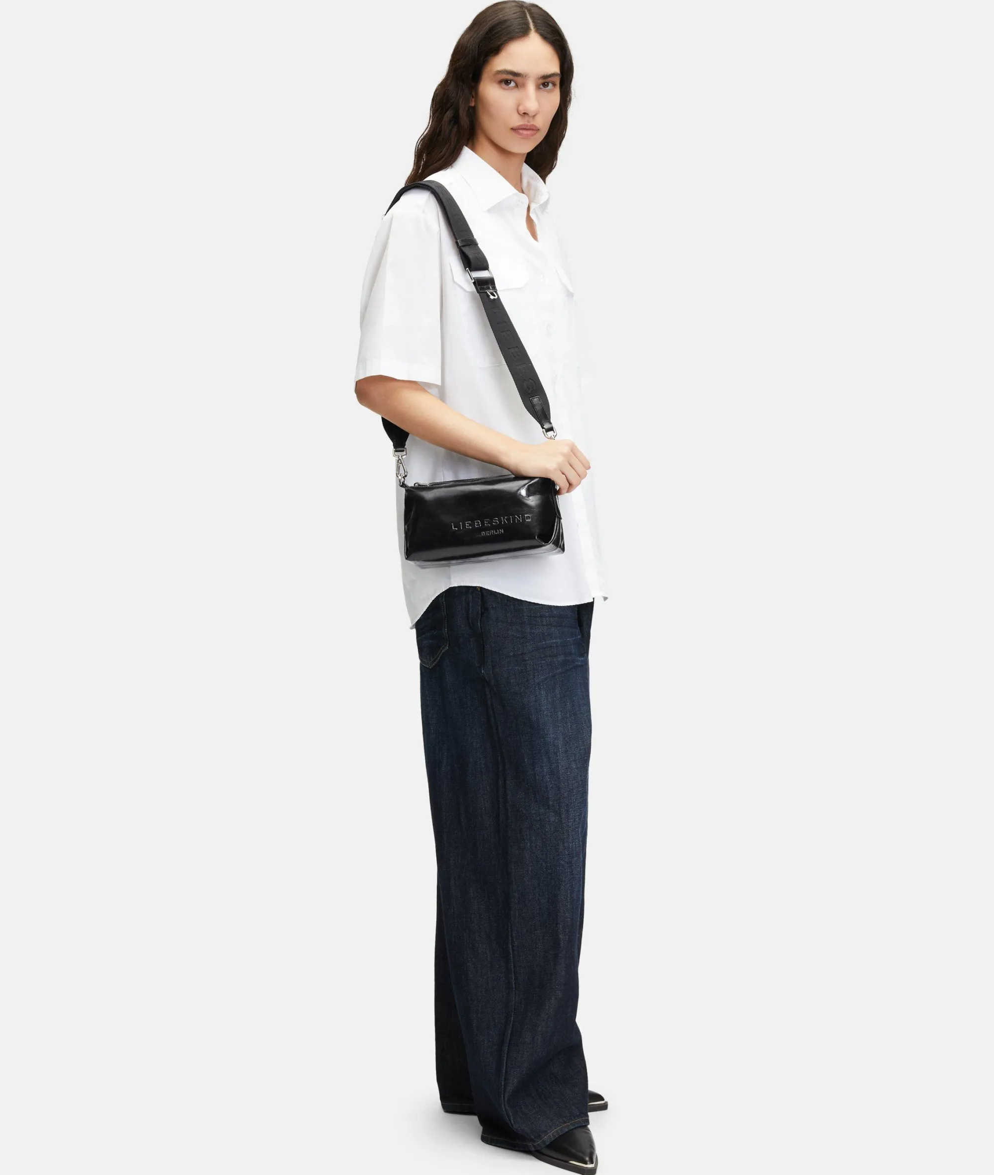 Online LIEBESKIND BERLIN Elvira Camera Bag S schwarz