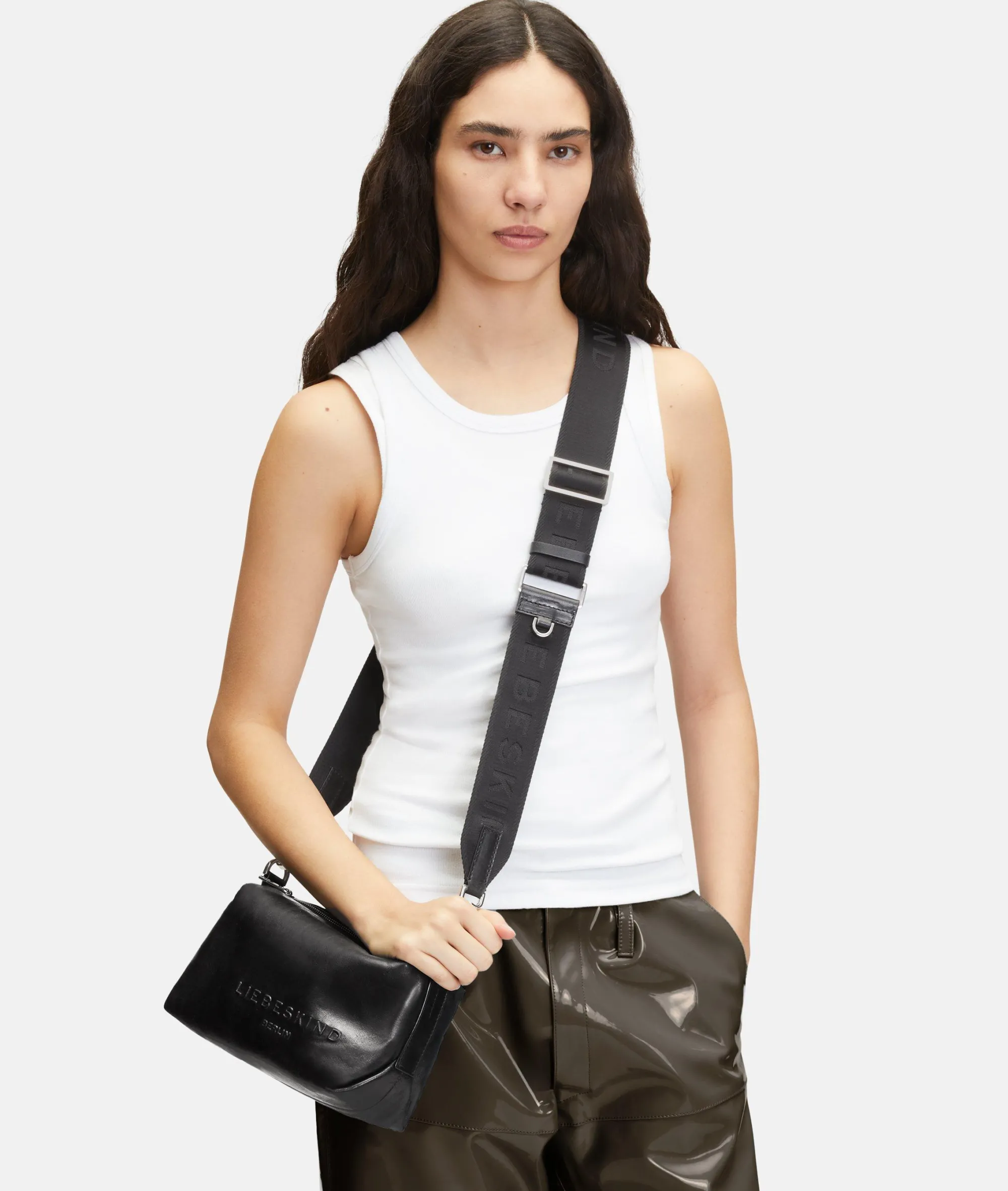 Discount LIEBESKIND BERLIN Elvira Camera Bag S schwarz