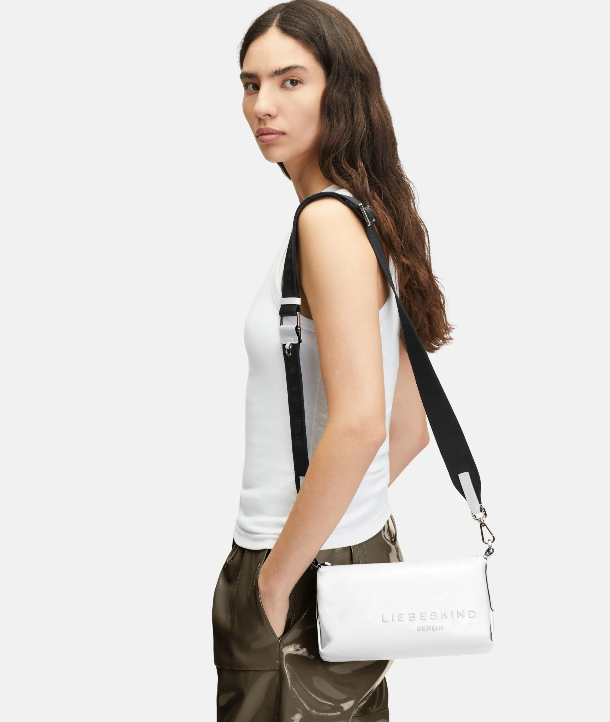 Discount LIEBESKIND BERLIN Elvira Camera Bag S weiß