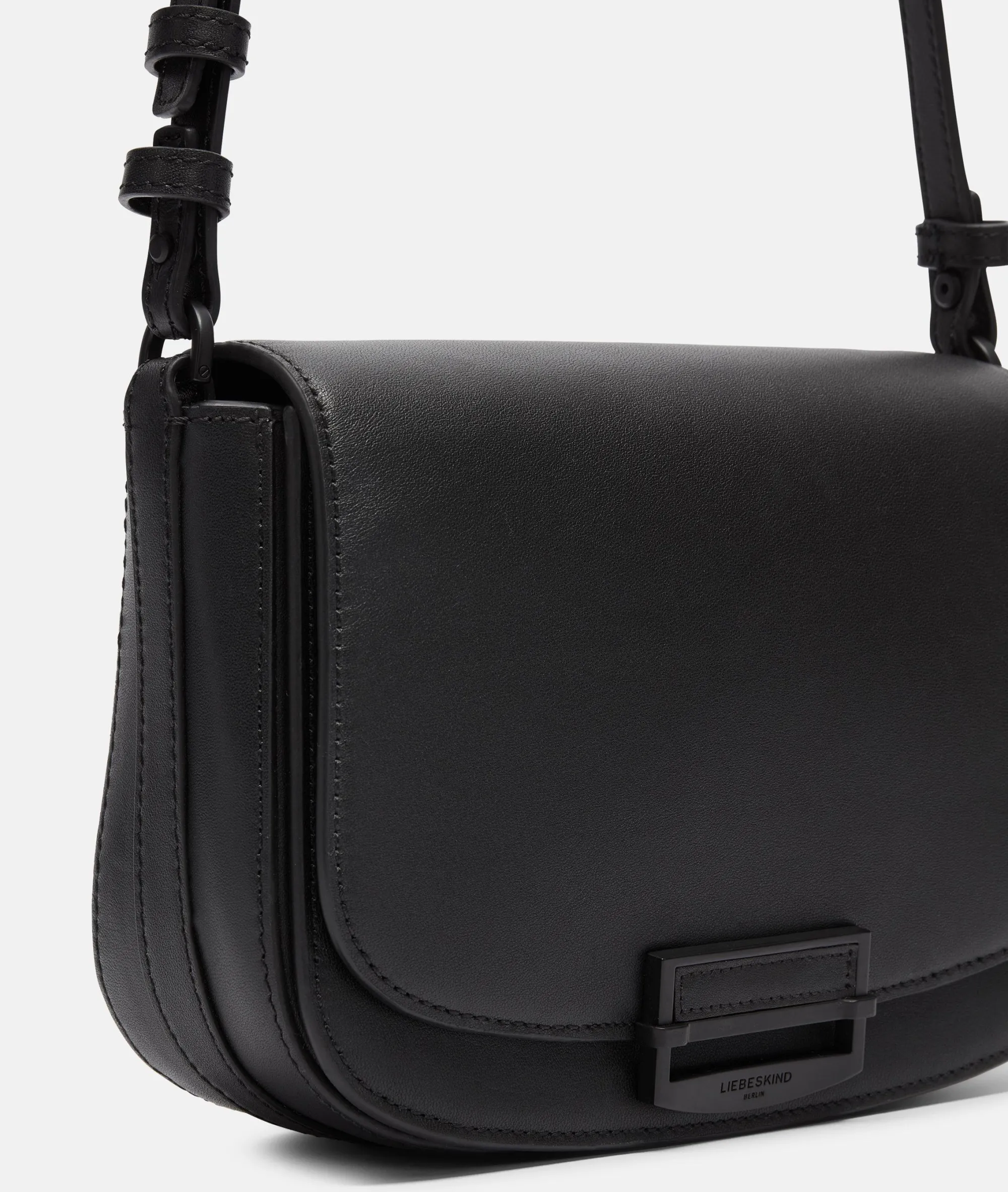Online LIEBESKIND BERLIN Ezra Crossbody M schwarz