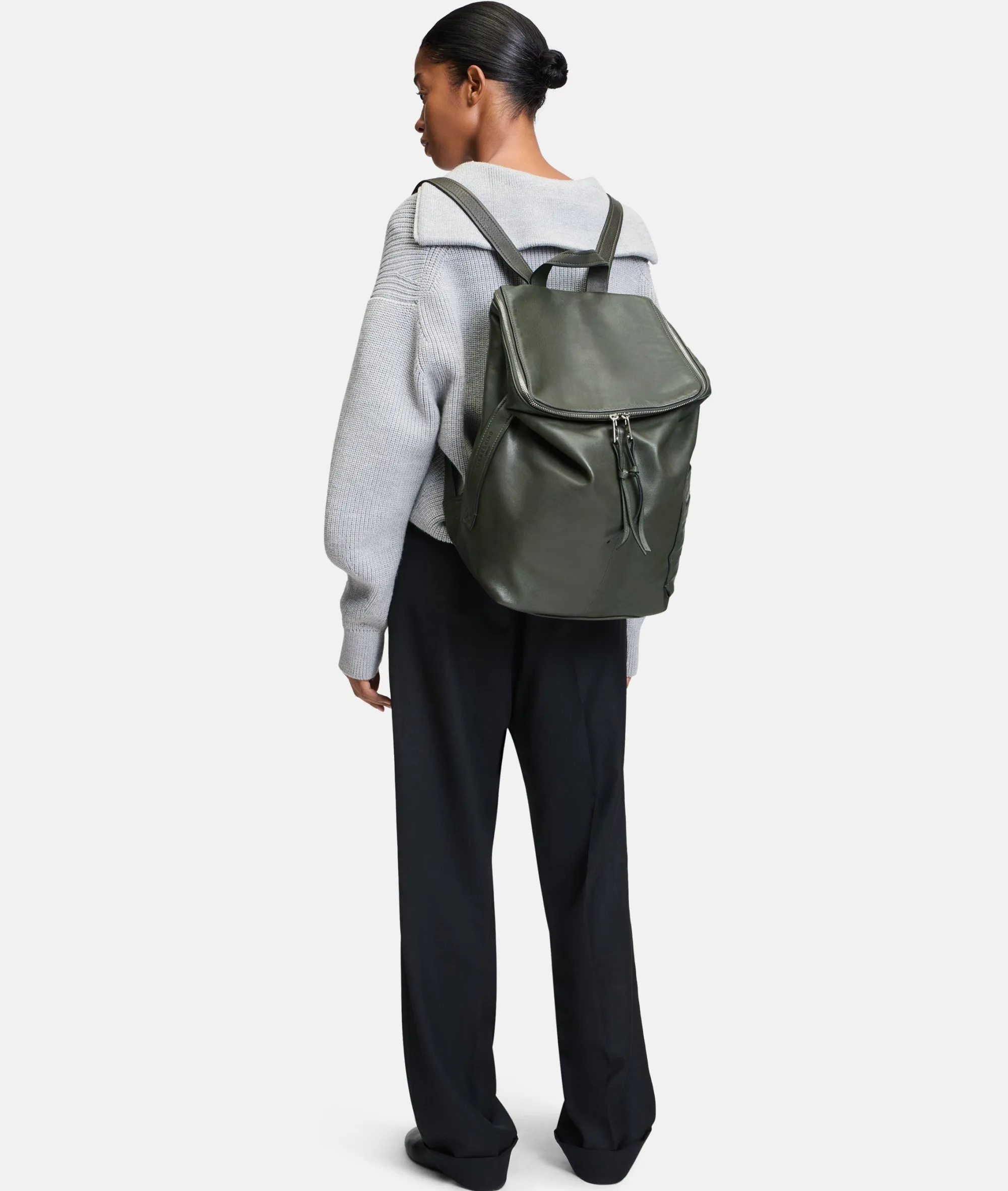 Outlet LIEBESKIND BERLIN Hera Backpack L olivgrün
