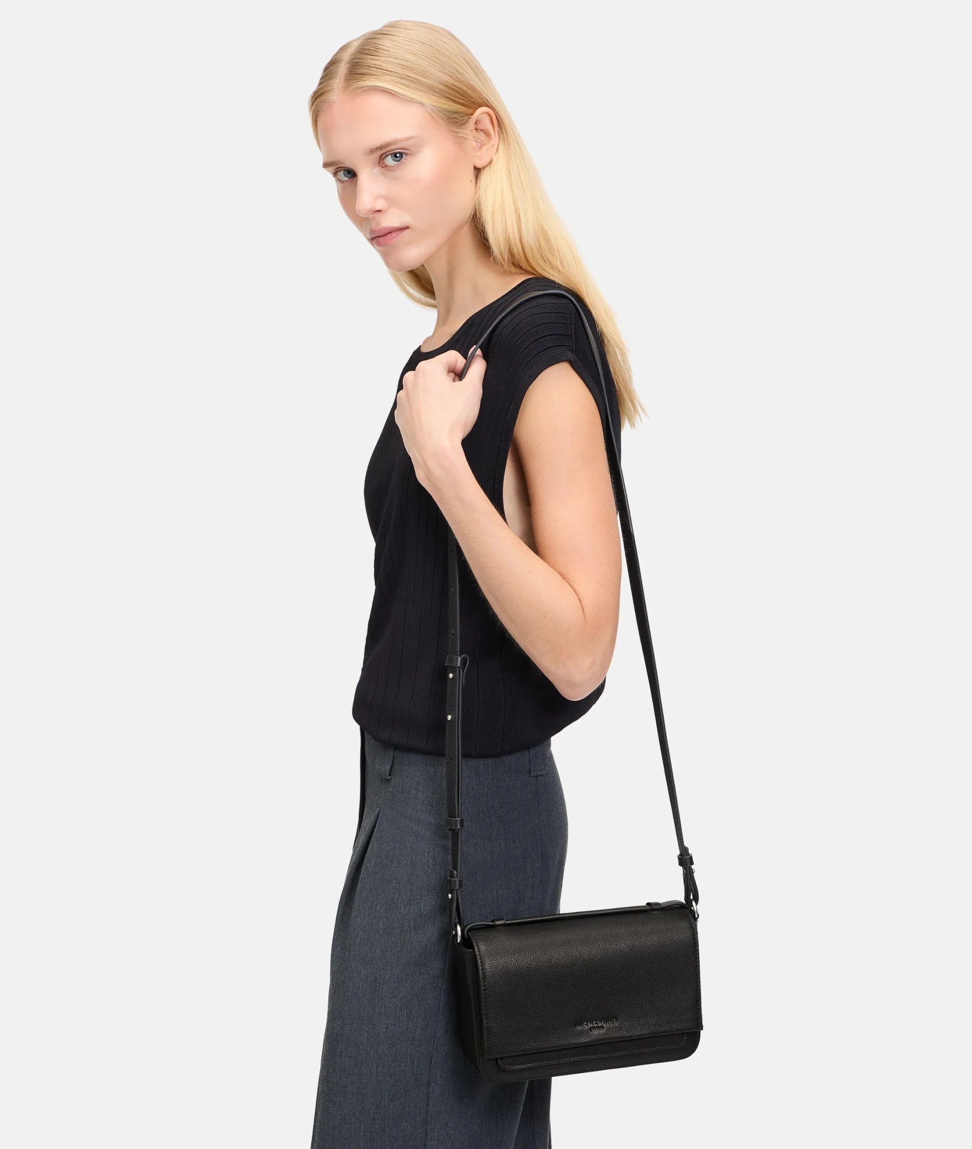 Outlet LIEBESKIND BERLIN Lea Crossbody S schwarz