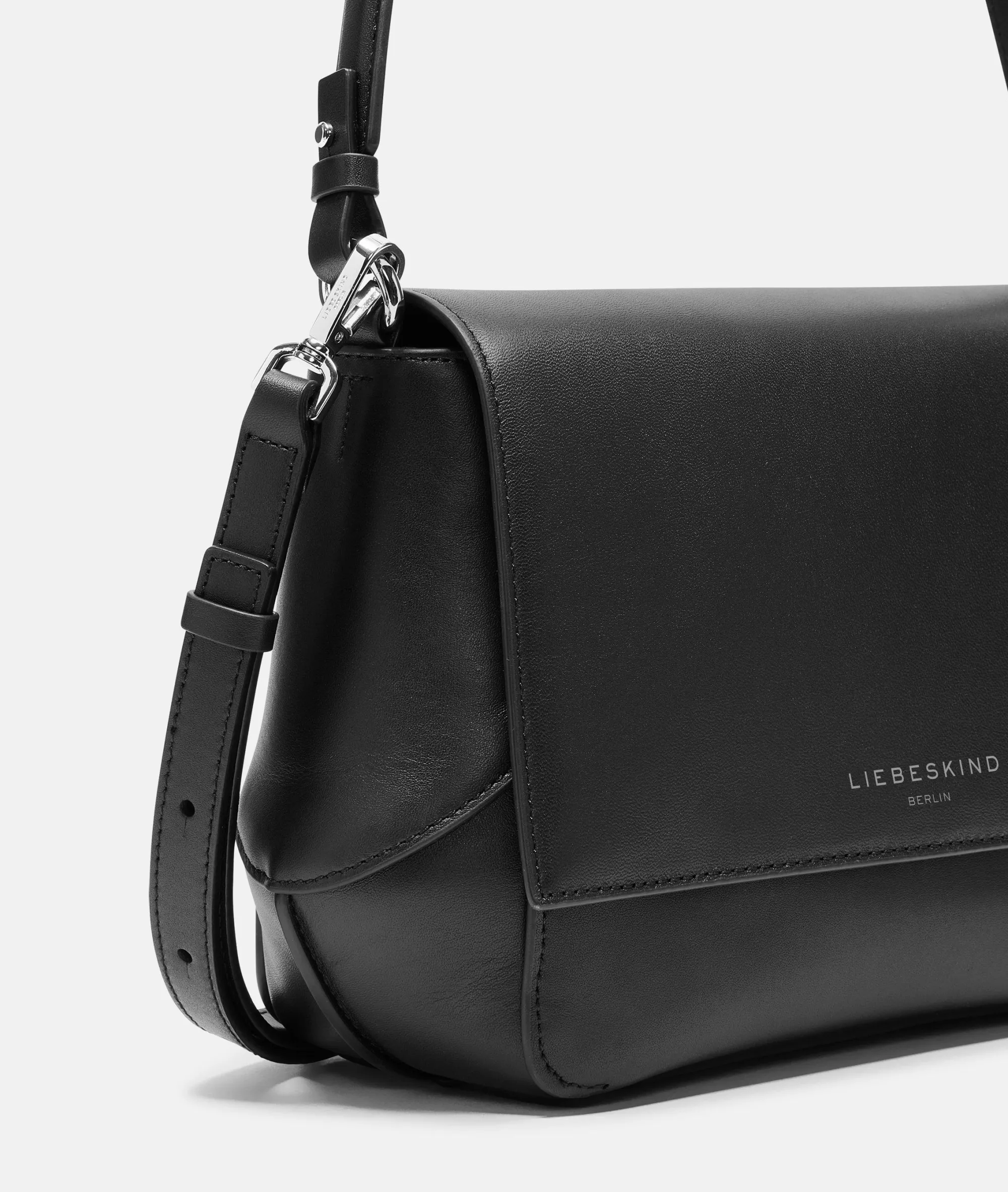 LIEBESKIND BERLIN Lilly Crossbody M schwarz