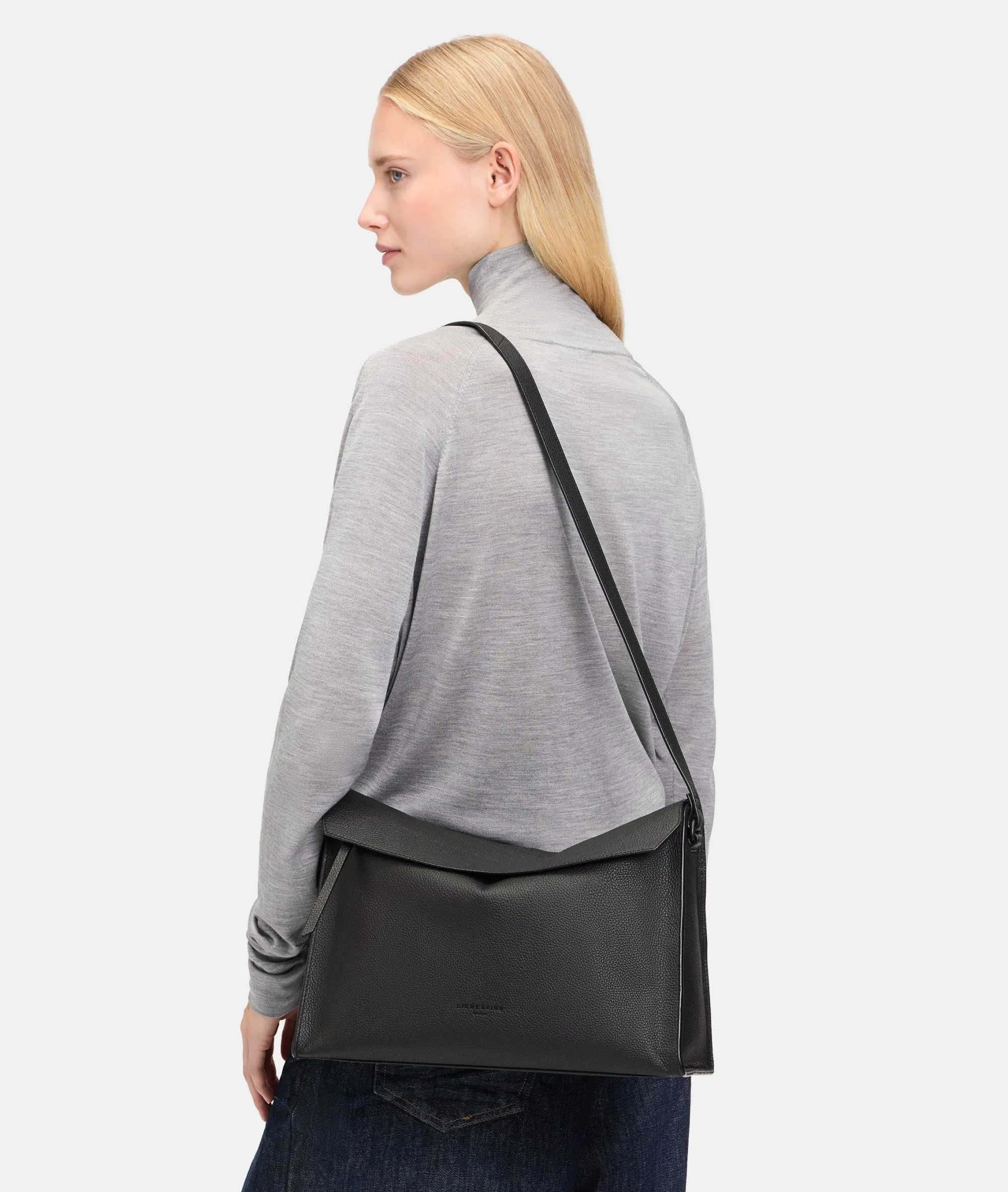 Discount LIEBESKIND BERLIN Lora Crossbody M schwarz