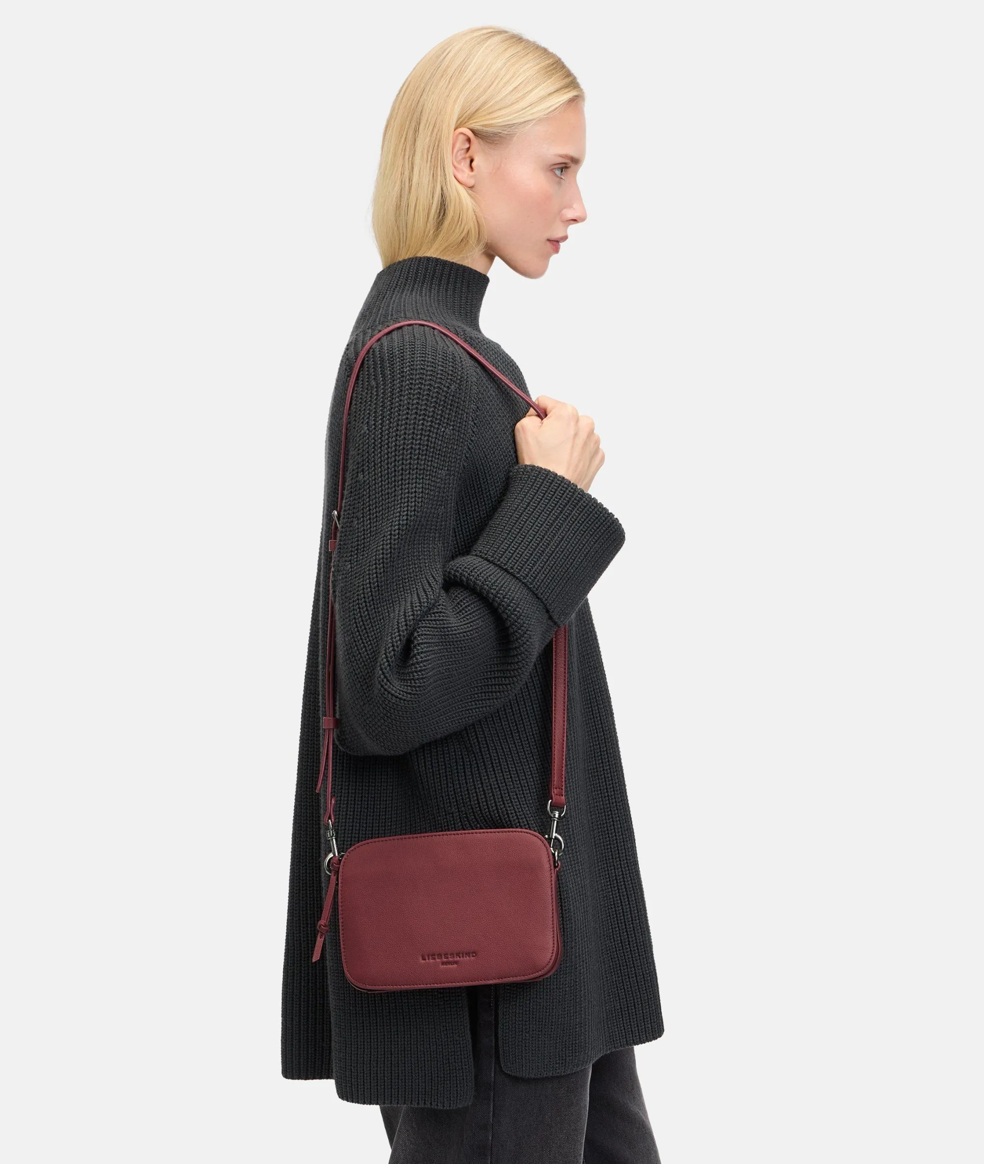 Online LIEBESKIND BERLIN Luka Crossbody S bordeaux
