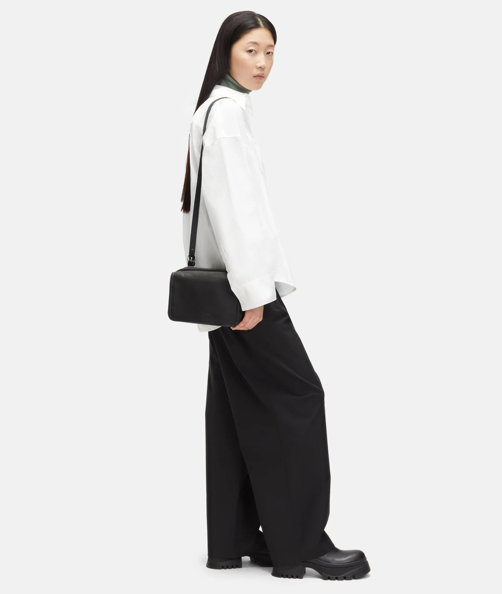 LIEBESKIND BERLIN Mareike Crossbody S schwarz