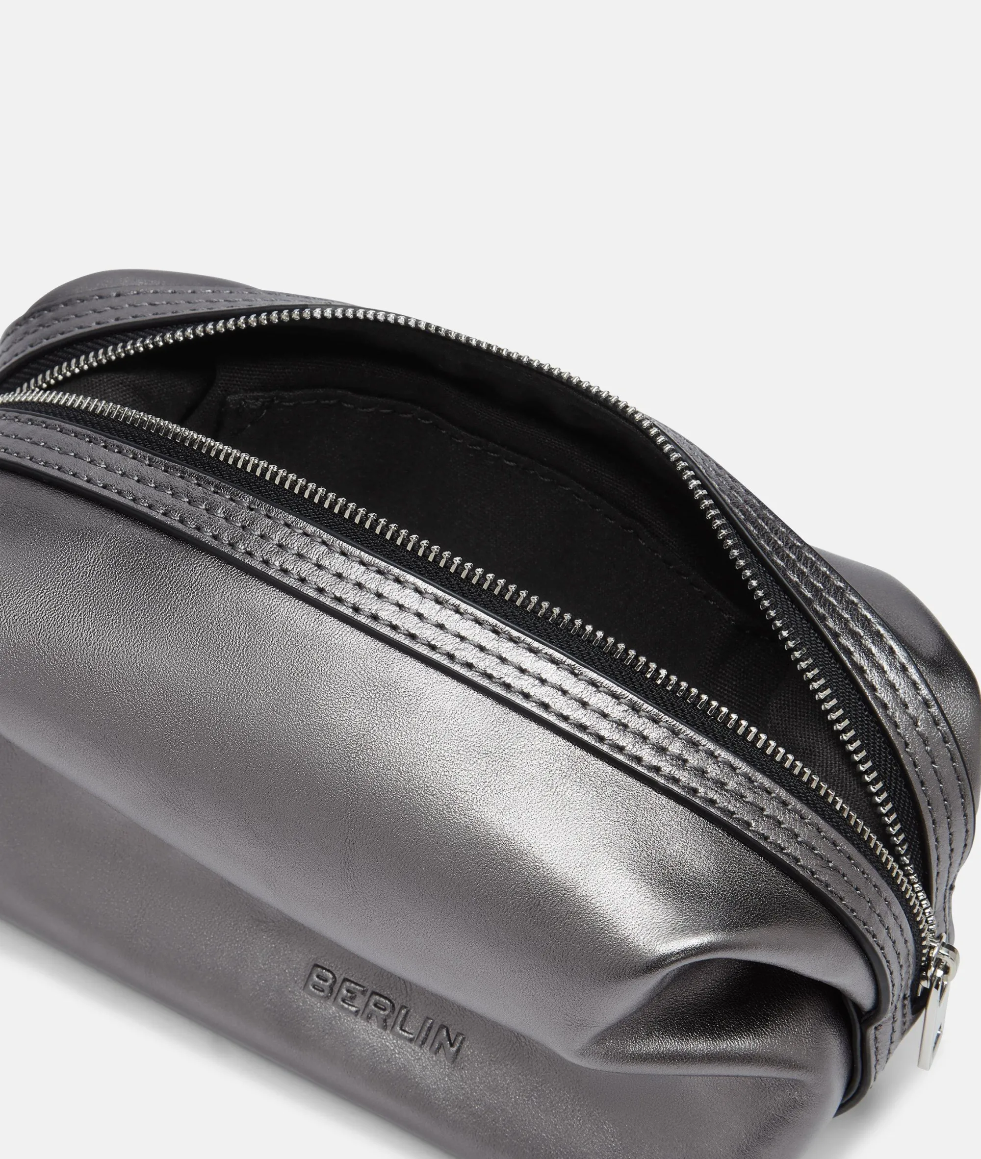 New LIEBESKIND BERLIN Metallic Elvira Pouchette silber