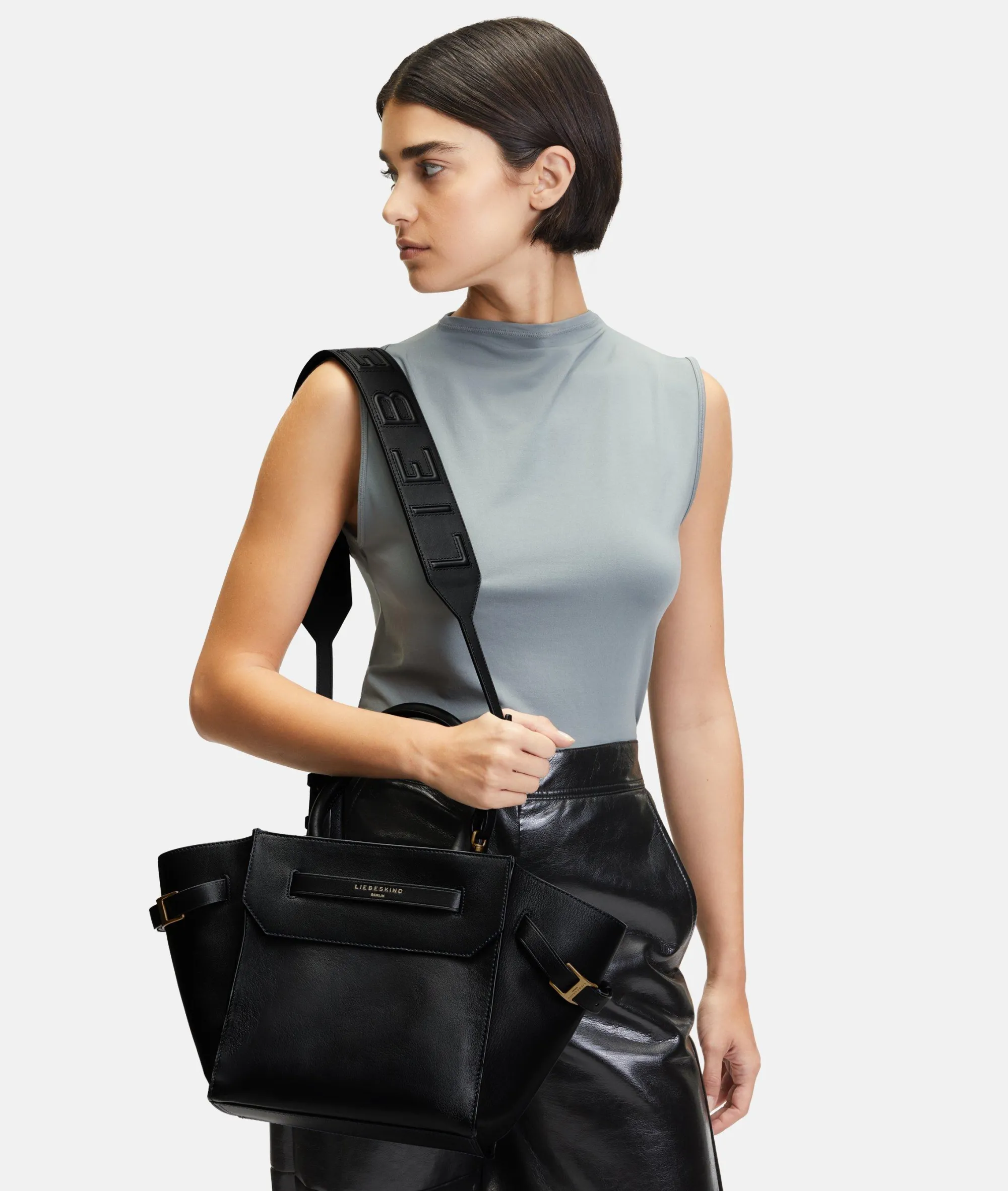 New LIEBESKIND BERLIN Paper Bag Shoulder Strap schwarz