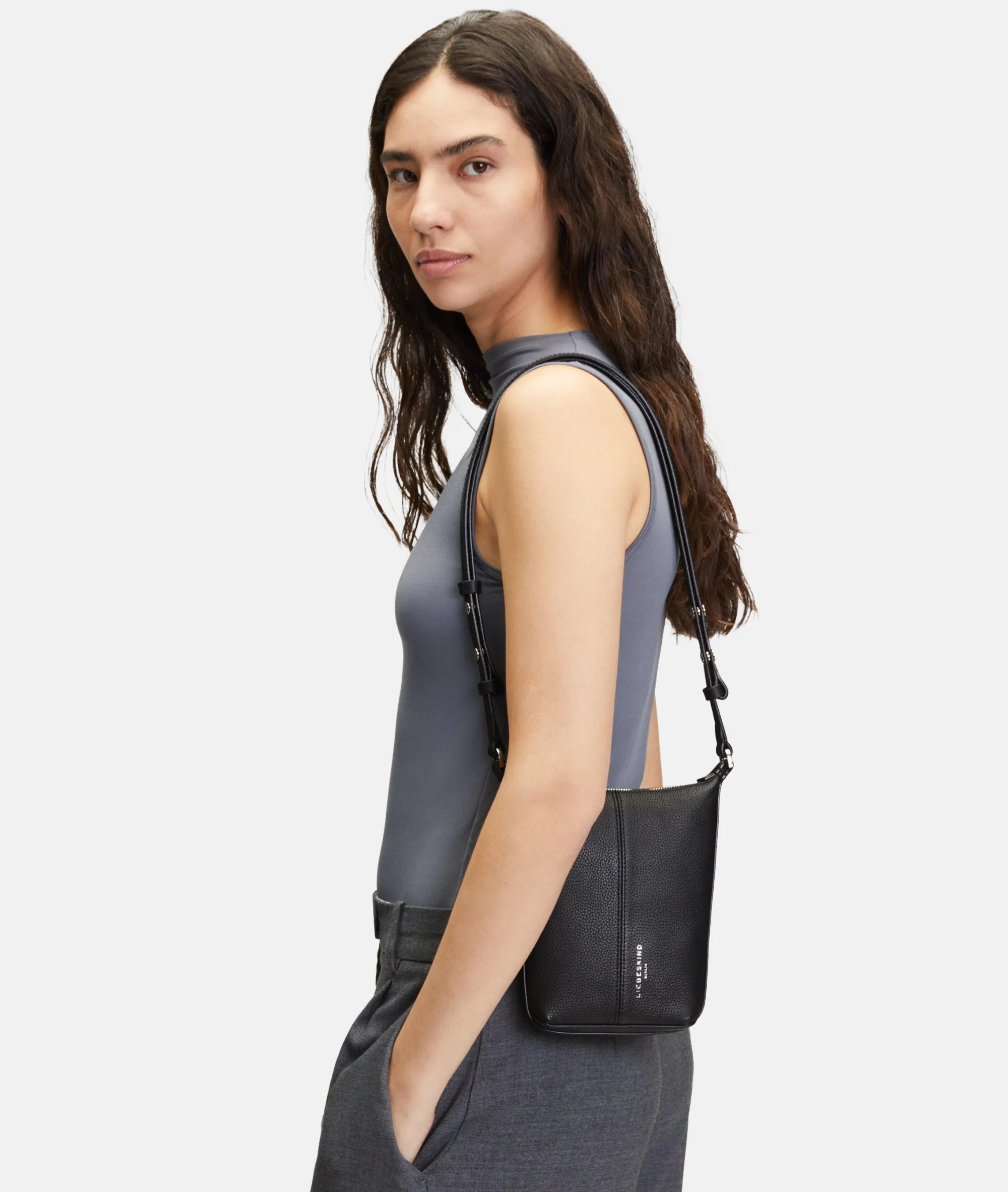 Outlet LIEBESKIND BERLIN Paris Crossbody XS schwarz