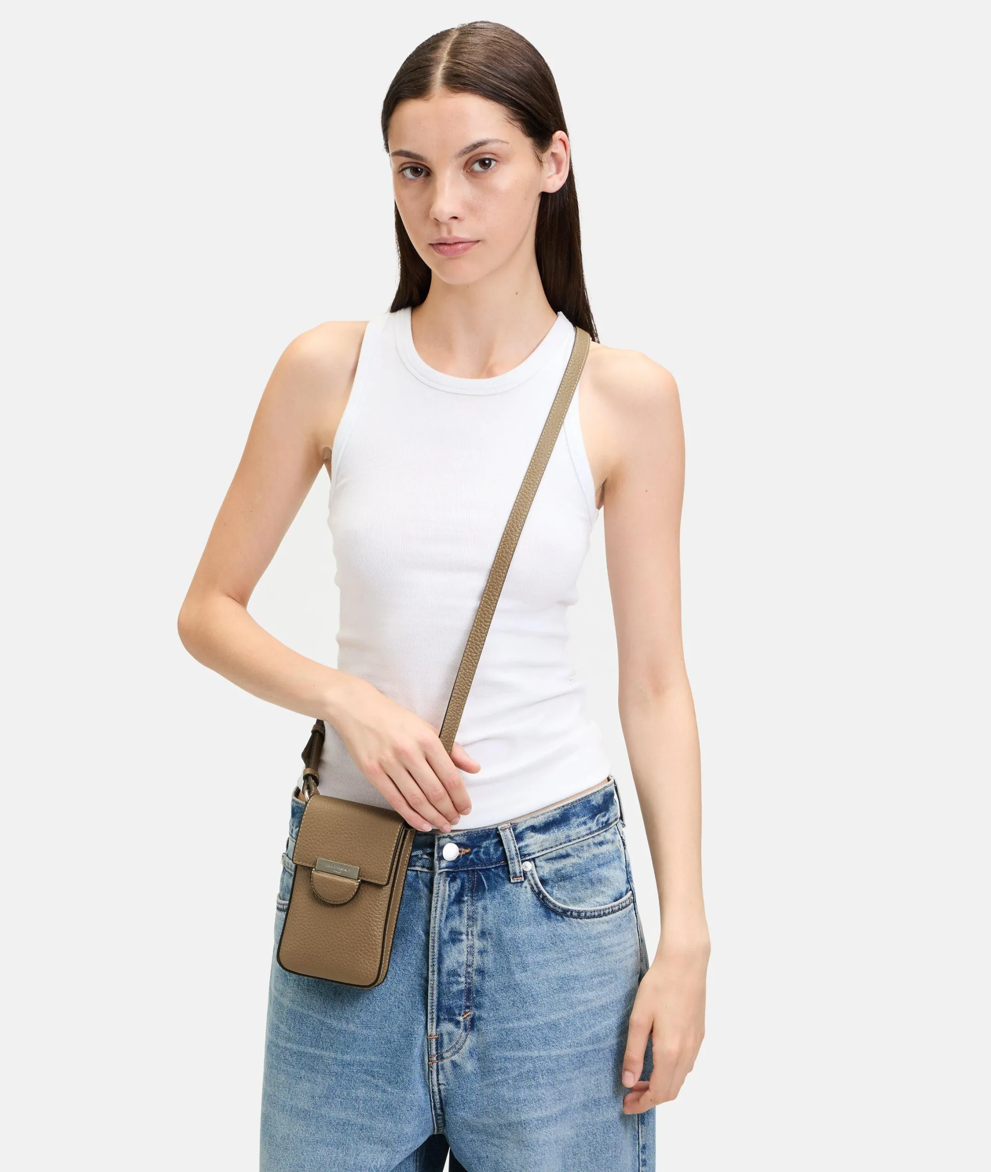 Best LIEBESKIND BERLIN Penelope Mobile Pouch sandstein